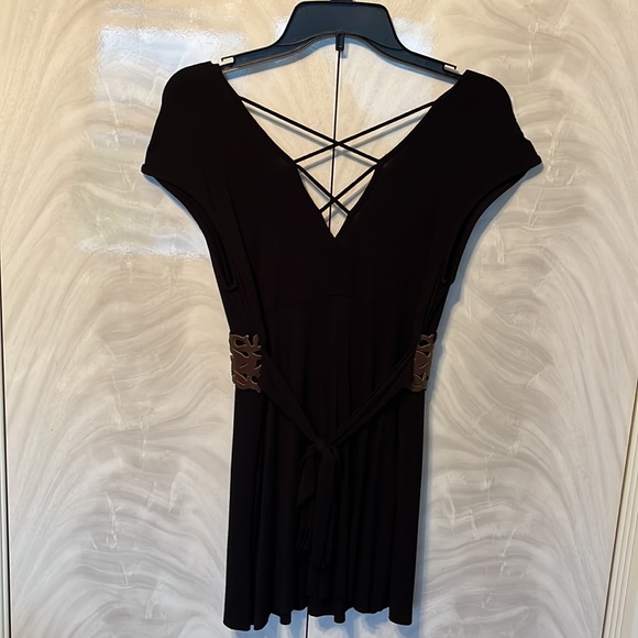 💖 3/$15 Guess Belted Black Top - Picture 3 of 10